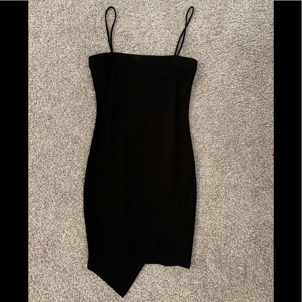 Black bodycon dress